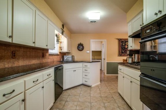 10211 Longmeadow Kitchen