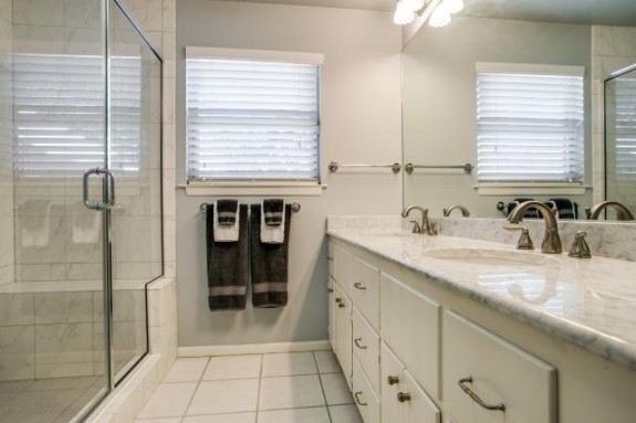 10211 Longmeadow Master Bath