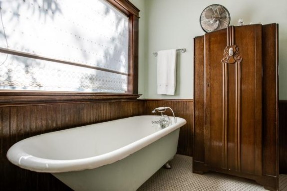 1115 Sarasota Master Bath