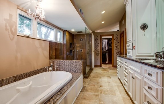 11323 Ricks Circle Master bath