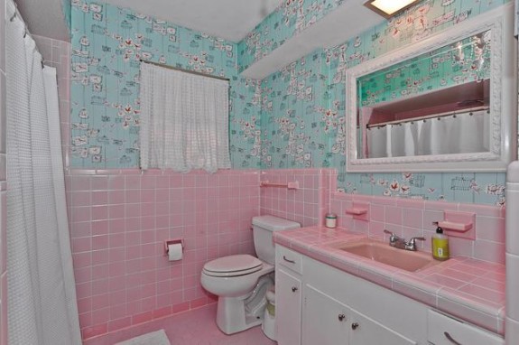 11710 Farrar Pink Bath