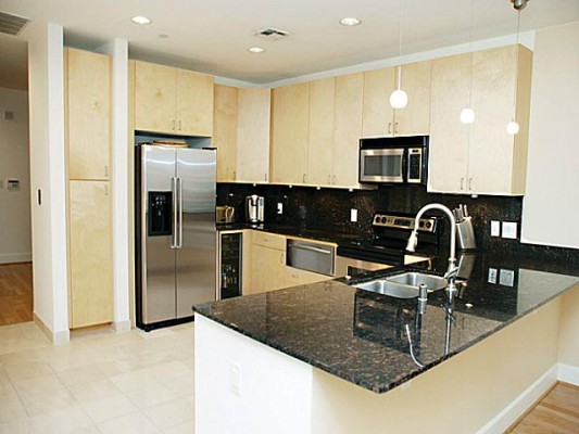 1505 Elm 502 Kitchen