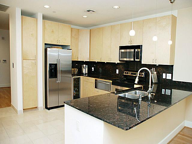 1505 Elm 502 Kitchen