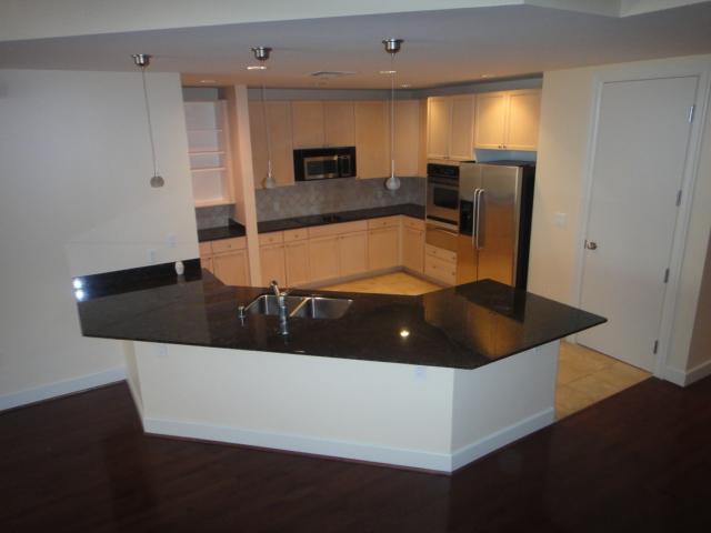 1505 Elm Kitchen