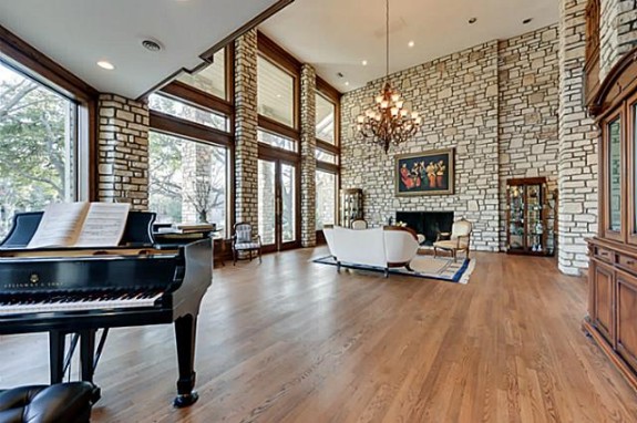 17412 Pauma fireplace