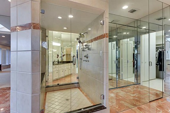 17412 Pauma master shower