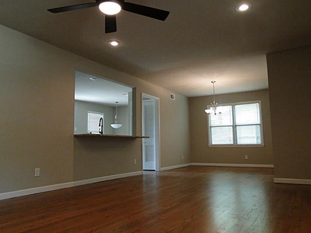 1120 Flamingo Living Dining
