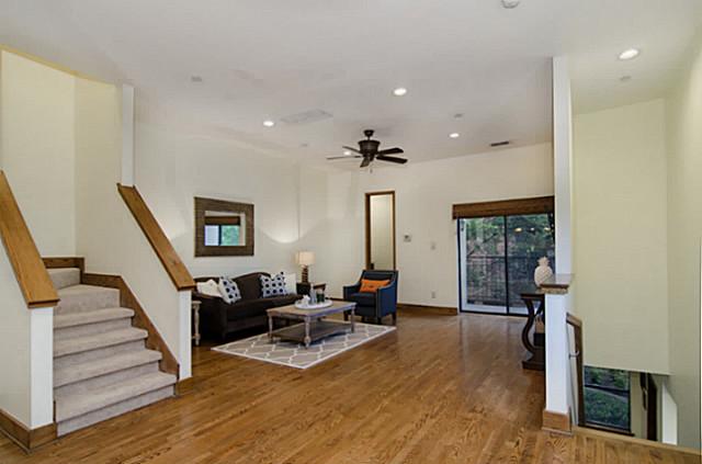 2411 Hall Street foyer