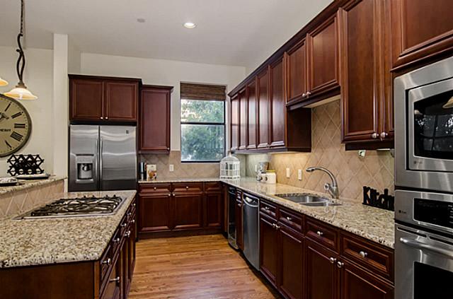 2411 Hall Street kitchen