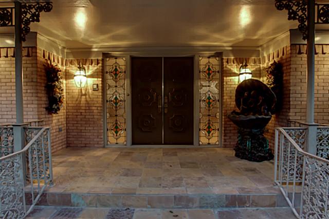 4646 Chapel Hill front door
