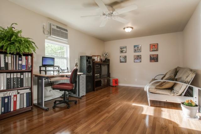 5307 Morningside garage half