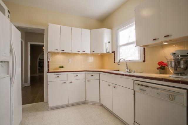 5307 Morninside kitchen