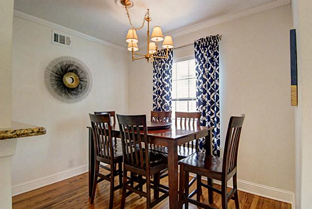 851 Peavy Dining