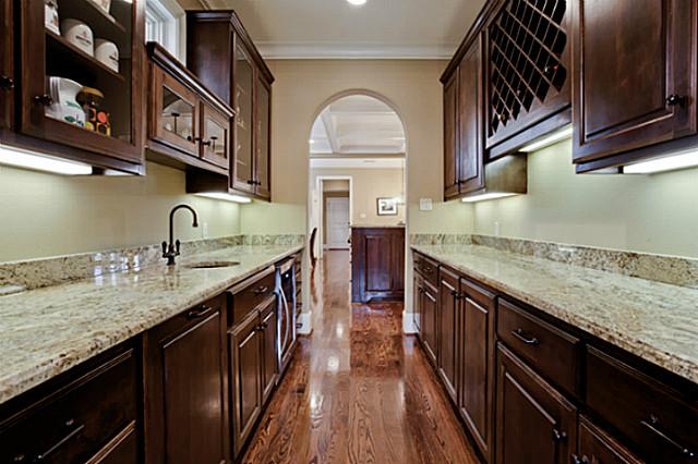 2805 Rosedale Wet Bar