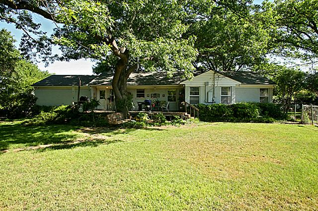 3806 Walnut Hill Backyard