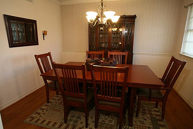 3806 Walnut Hill Dining