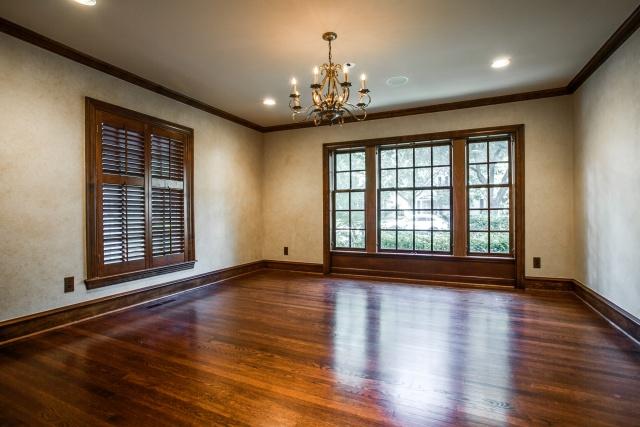 4511 Arcady dining