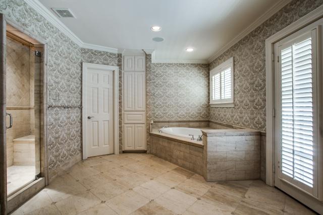 4511 Arcady master bath 2