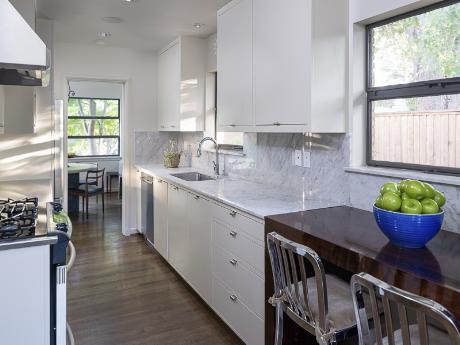 6806 Vada kitchen 2