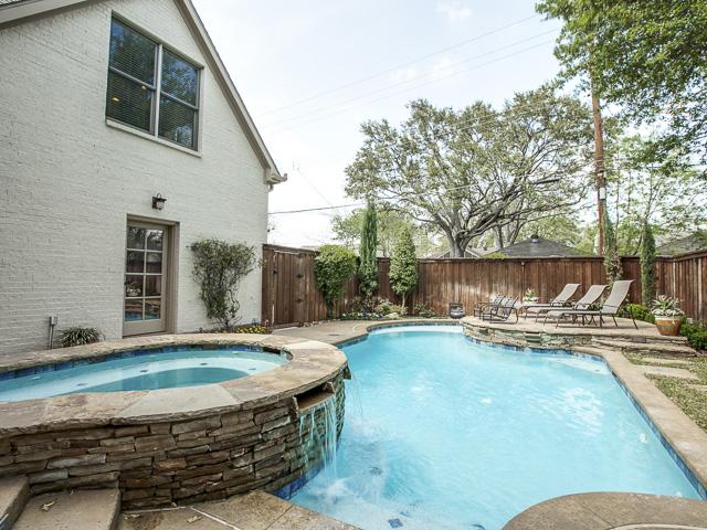 4232 Greenbrier Backyard