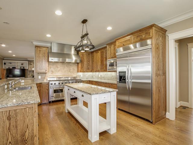 4232 Greenbrier Kitchen 2