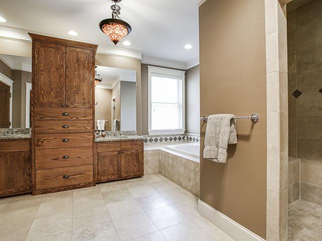 4232 Greenbrier Master Bath