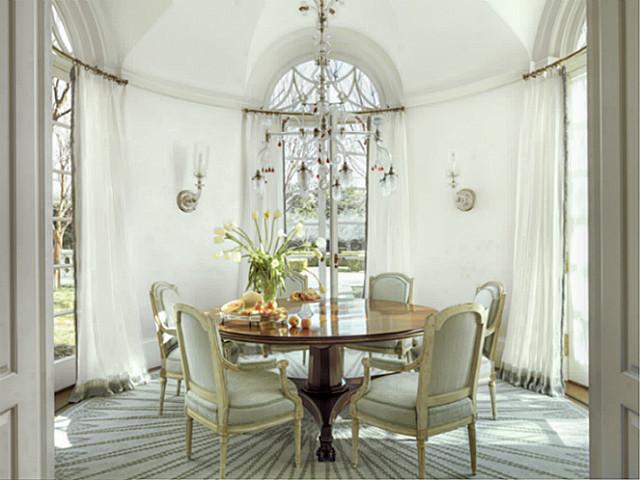 5950 Deloache breakfast room