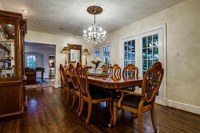 8200 Forest Hills Formal Dining 2
