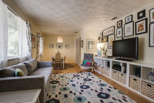8931 Stanwood Living Dining