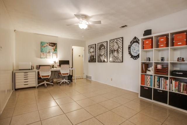 8931 Stanwood Office Living