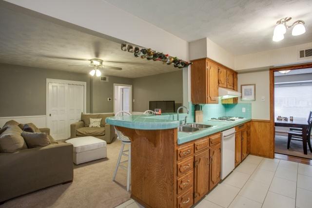 9930 Cloister Kitchen Family