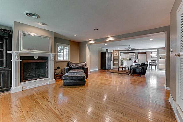 10811 Clearbrook Living 1