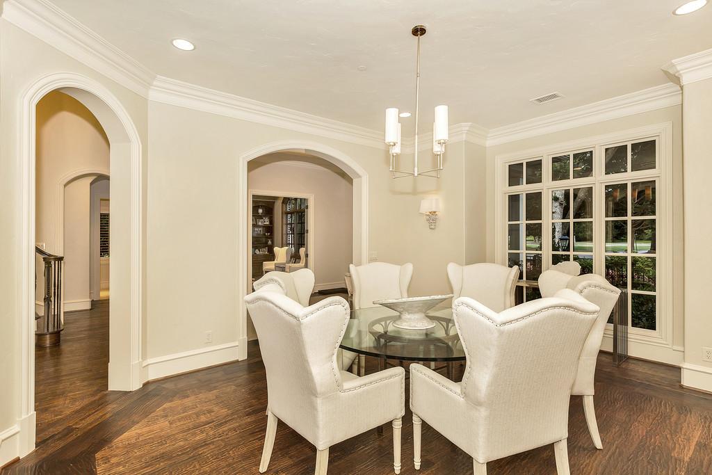 1409 San Raphael Dining