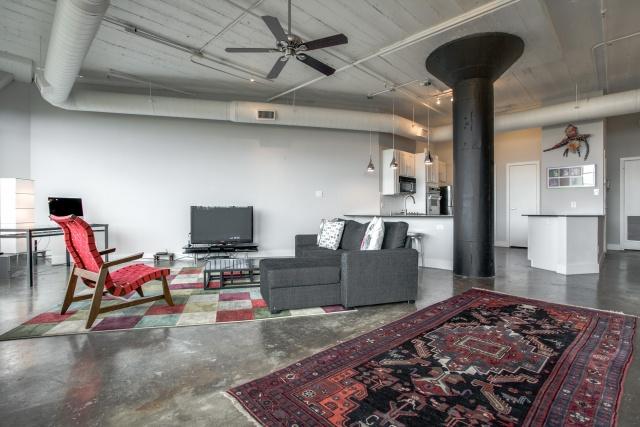 2220 Canton 309 Living 3