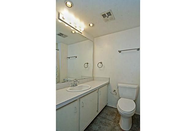 2401 S. Ervay Bath