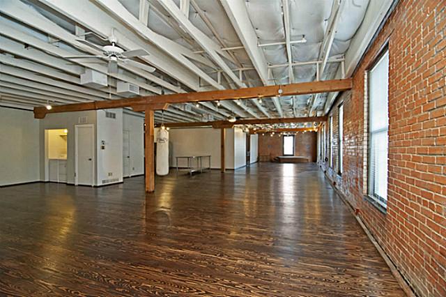 2401 S. Ervay Living Dining
