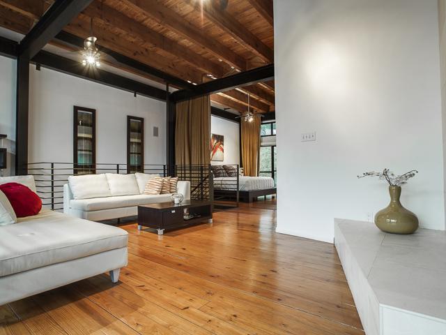 2935 Magnolia Hill Court landing