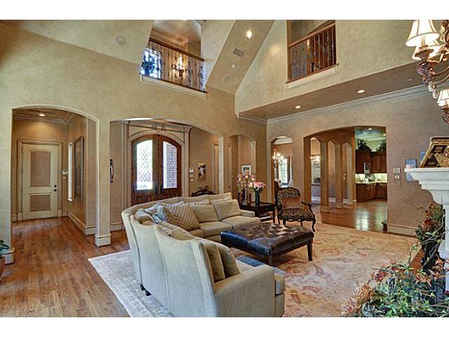 3 Bluff Park Living 2