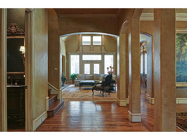 3 Bluff Park foyer