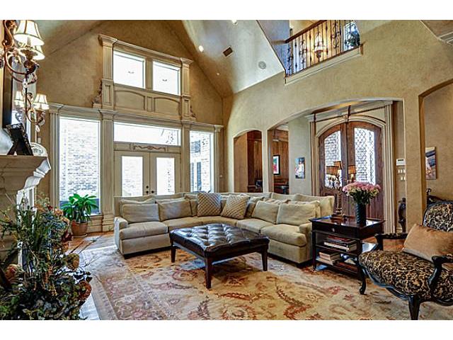 3 Bluff Park living