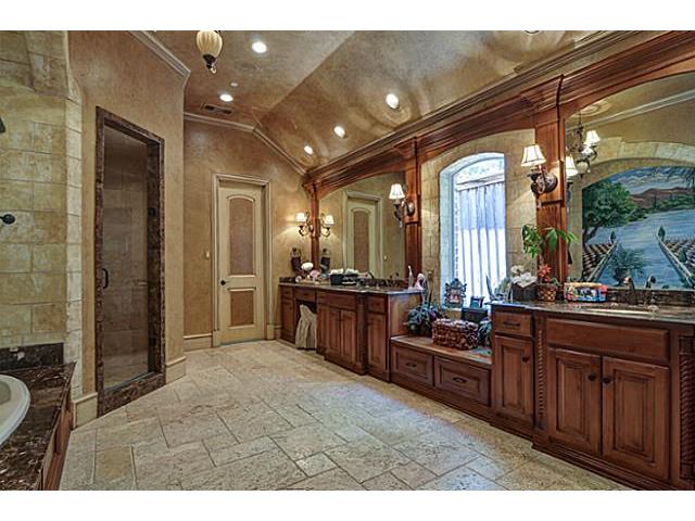 3 Bluff Park master bath 2