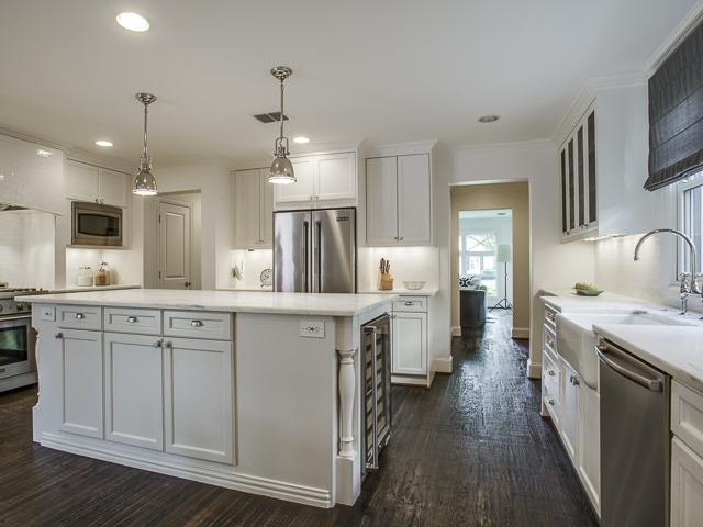 7525 Villanova kitchen 2