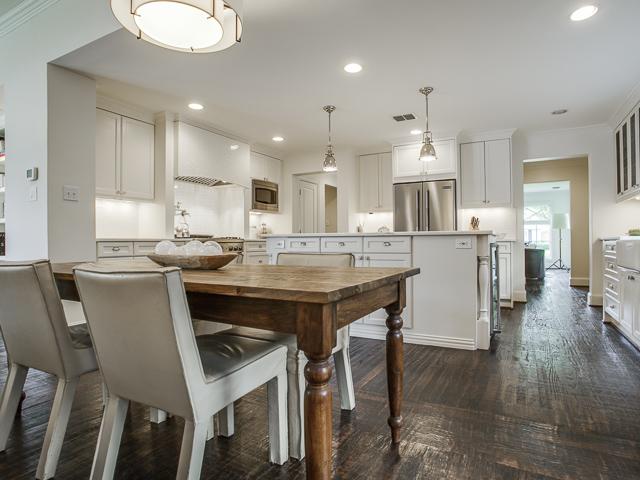 7525 Villanova kitchen 3