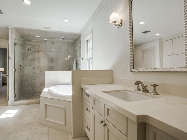 7525 Villanova master bath 2
