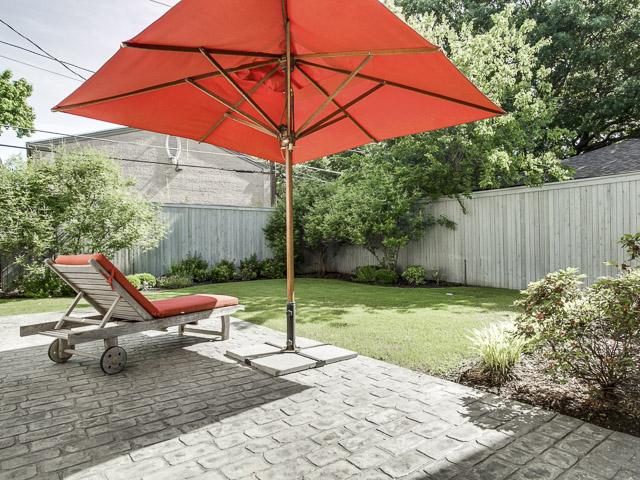 7525 Villanova rear yard