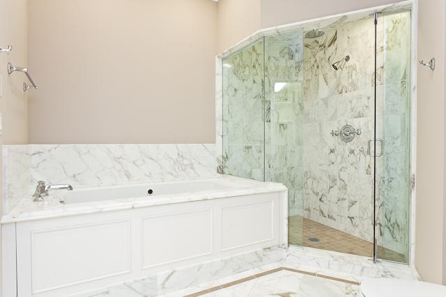 Ritz lease 904 bath