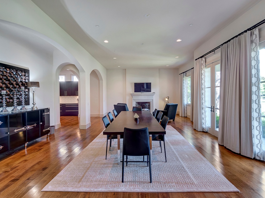 3417 Villanoa dining