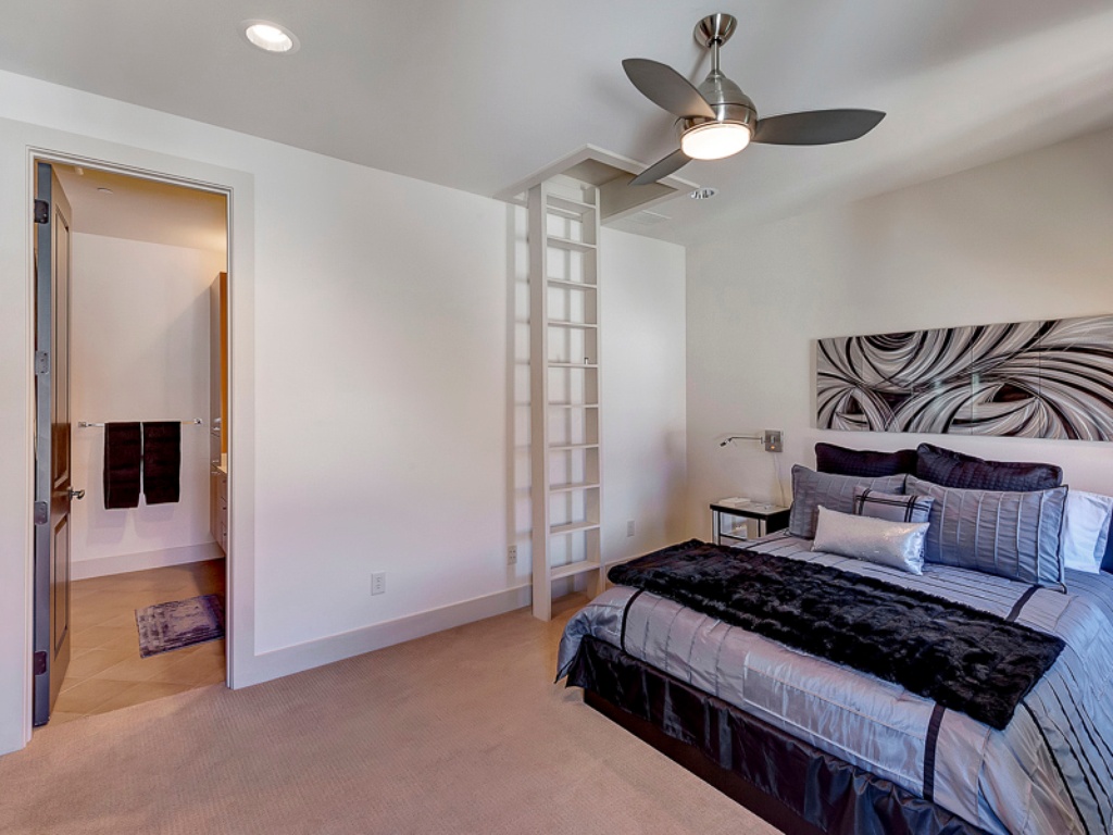 3417 Villanova bed1