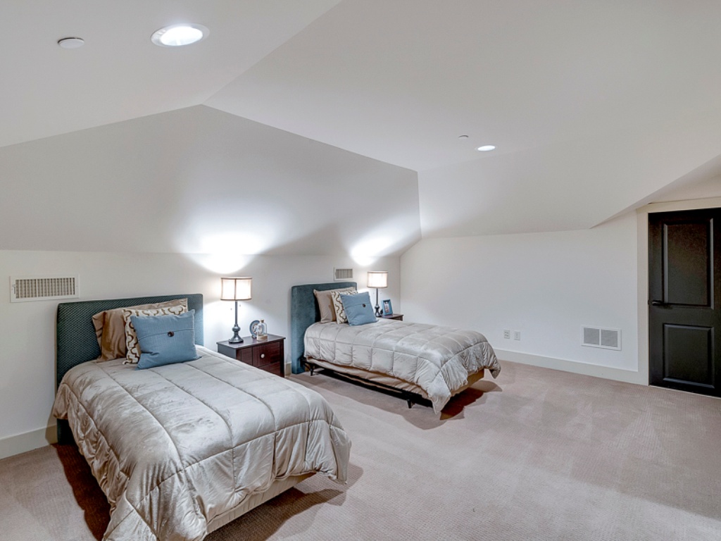 3417 Villanova bed4