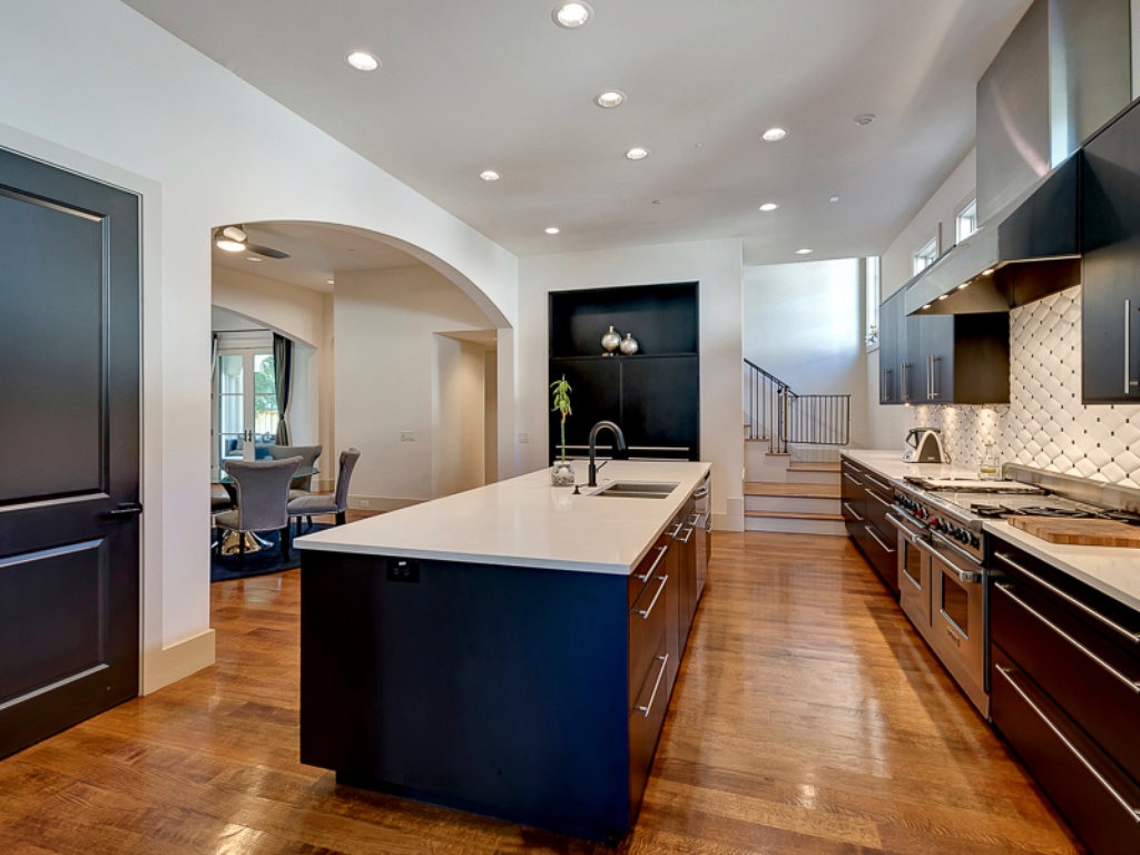 3417 Villanova kitchen 2